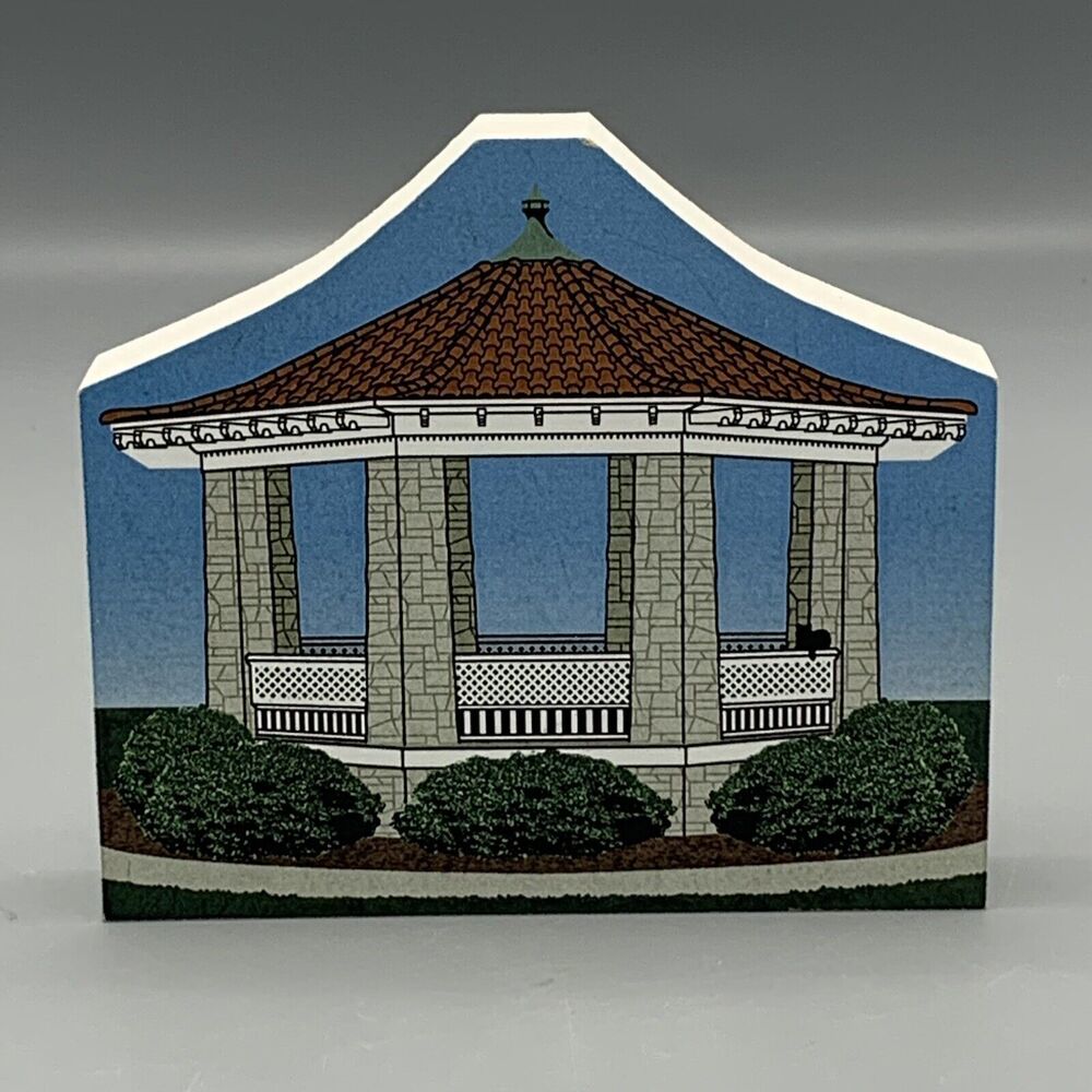 The Cats Meow Fort Leavenworth Gazebo Zais Park My World CGSC Foundation 2007